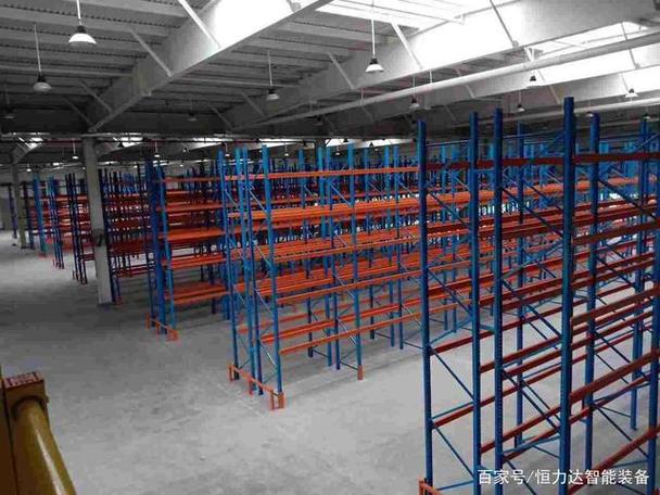 就比如化学品仓库基本上需要仓库货架,那么,在化工行业的仓库中使用